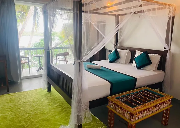 Lake Duwa Hotel