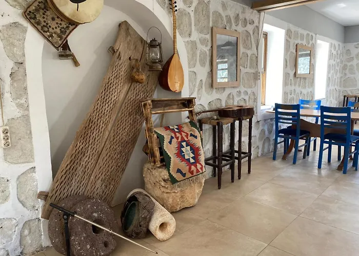 Nemrut Tarihi Hotel