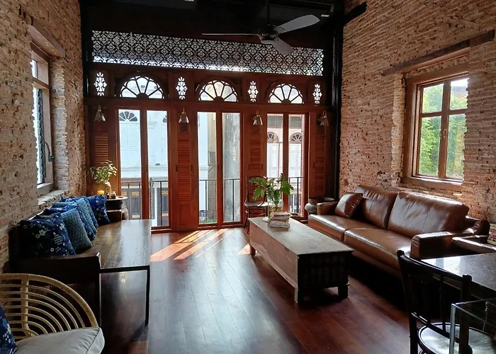 Kluenngam Cafe & Stay