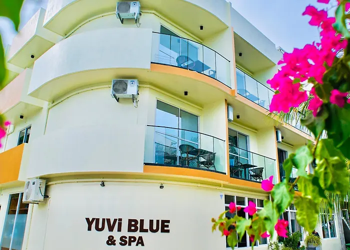 Yuvi Blue Guesthouse At Himmafushi