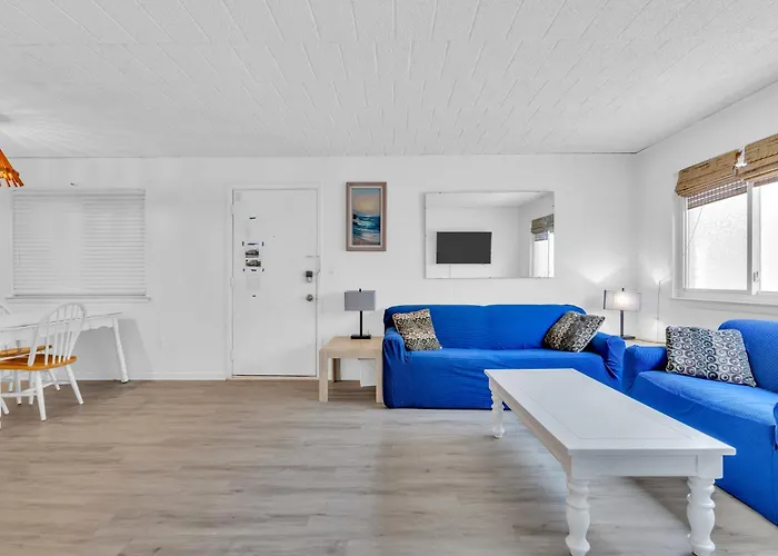 Beach Block Getaway In Seaside!