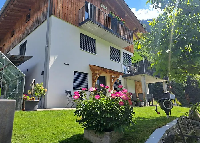 Haus Carmen, Familienfreundliche 4 Edelweiss Ferienwohnung mit TOP Einrichtung