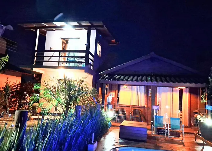Praia do Rosa loft com cozinha