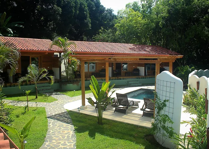Tiki Lodge Hotel De Charme
