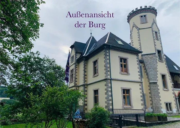 Burg Aue- Ferienwohnungen Erzglück - Familien - im Grünen - zentral