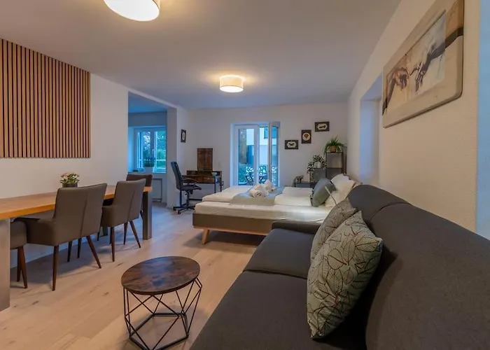 Jasminkas Host 2, Ruhig, City und Naturnah, Gratis Parkplatz und Balkon