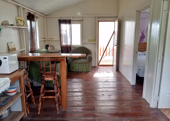 Christina'S Guest House Official