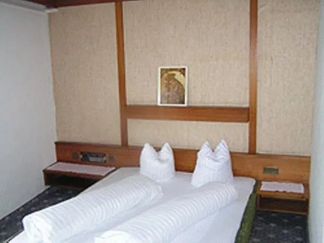 C+M+B Hotel