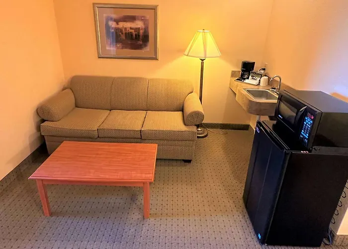 Super 8 By Wyndham Topeka At Forbes Landing