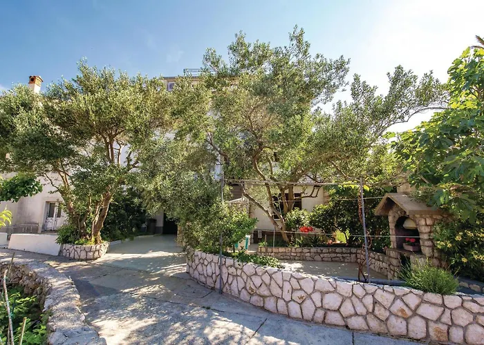 Cozy Apartment In Barbat-Rab With Wifi