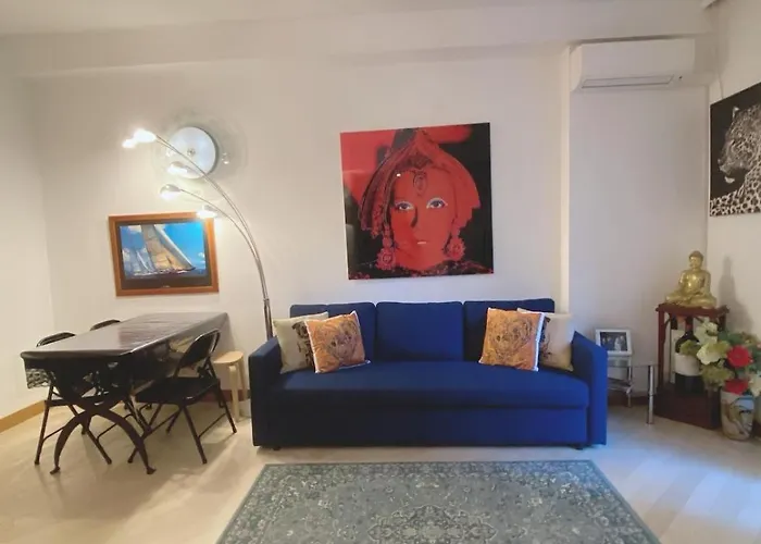 Suite Apartment In Mc Center, 5Min Walk To Casino & The Port And 1Min From Underground Train Station