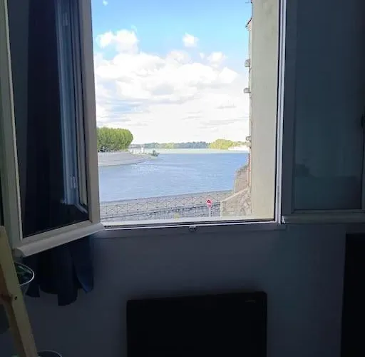 Dans La Brise Du Rhone