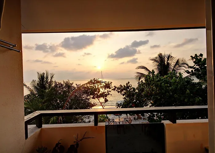 Crown Beach Villas With Direct Access To The Bikini Beach