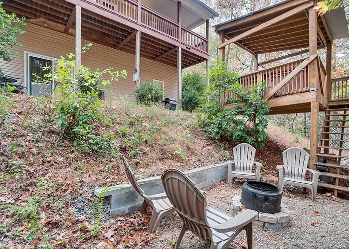 Spacious Home In Helen W/ Porch & Balcony!