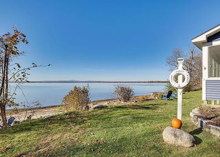 Alburgh Lake House: Private Beachfront!