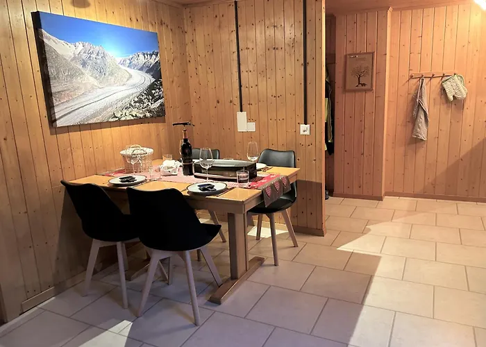 Ski-In, Central And Cosy In The Chalet Diana, Free Access To Swimming Pool