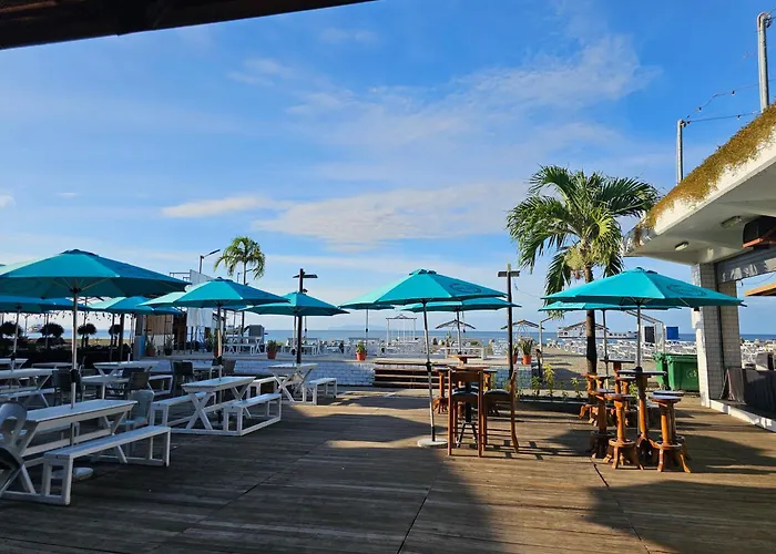 Pacific Crown Hotel