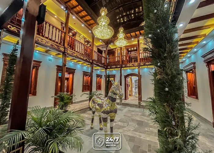 Hotel & Rooftop King Experience By David