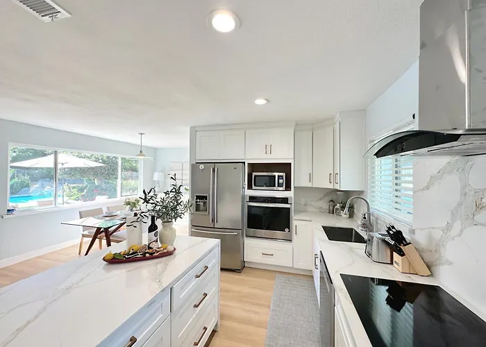 Relaxing 3-Room Apartment With Yard Pool, Near Santana Row-No Party-