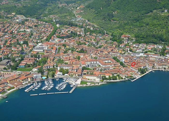 Cavour 7