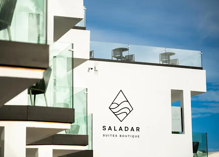 Saladar Suites Boutique