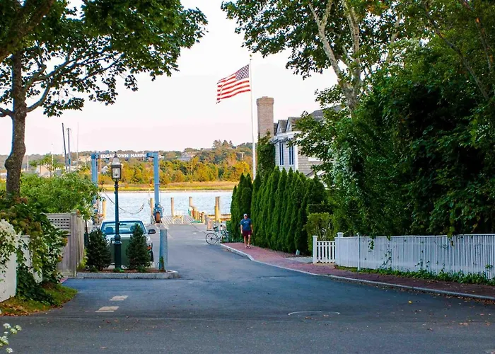 East Wing Of Captain'S Mansion - Luxury, Waterfront, Town, & Beaches - 5 Stars