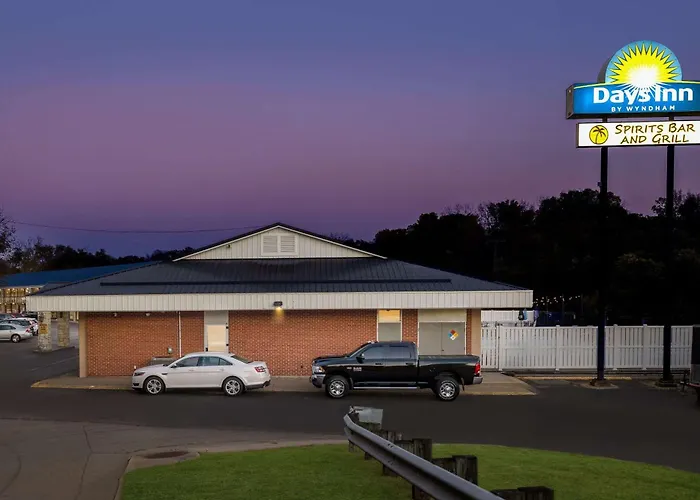 Days Inn By Wyndham Dubuque