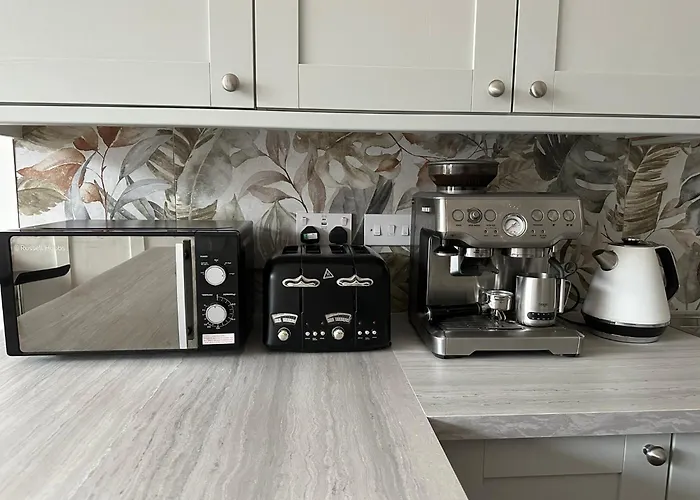 Stunning 2 Bedroom Apartment