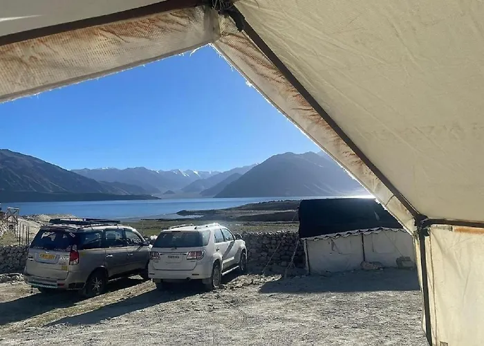Blue Waves Camps Lake View Pangong