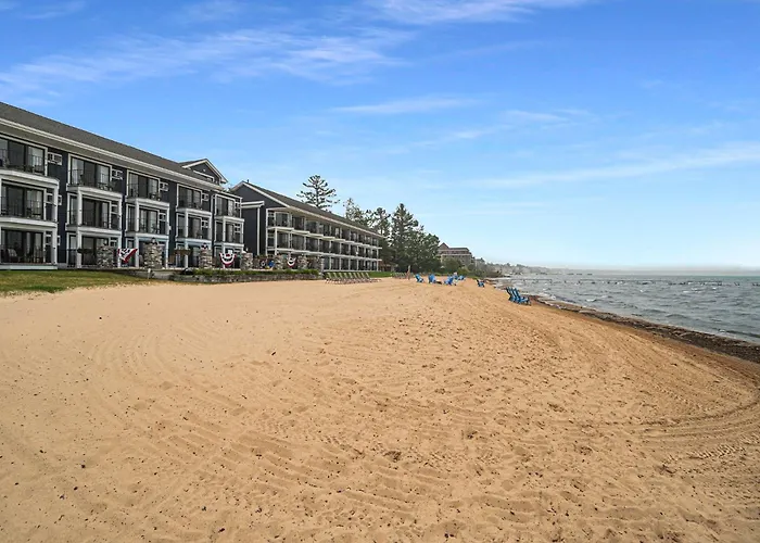 A Room With A View, East Bay Waterfront With Pool