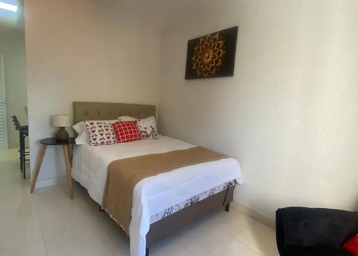 Mahalo 1004 Suites