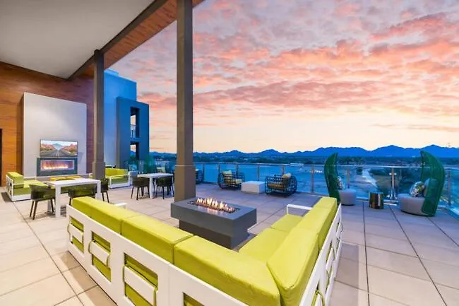 Spacious Resort Style 2Bedroom 2Bath Oasis Pool Gym Desert Ridge