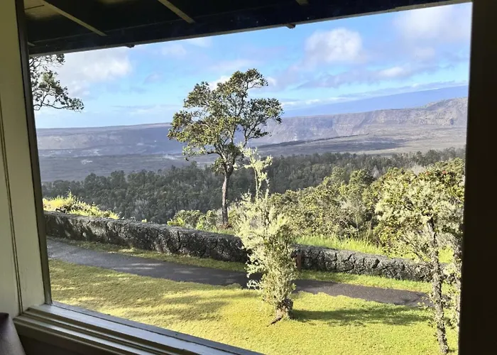 Hawaii Volcano House