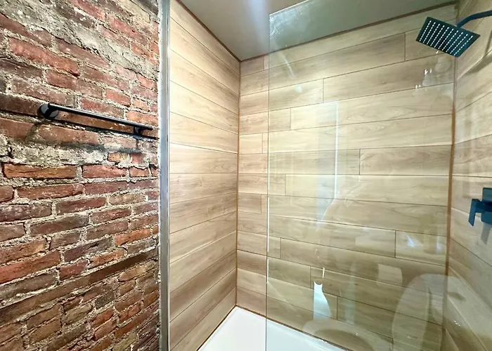 King Bed Suite-Free Parking-Prime Location