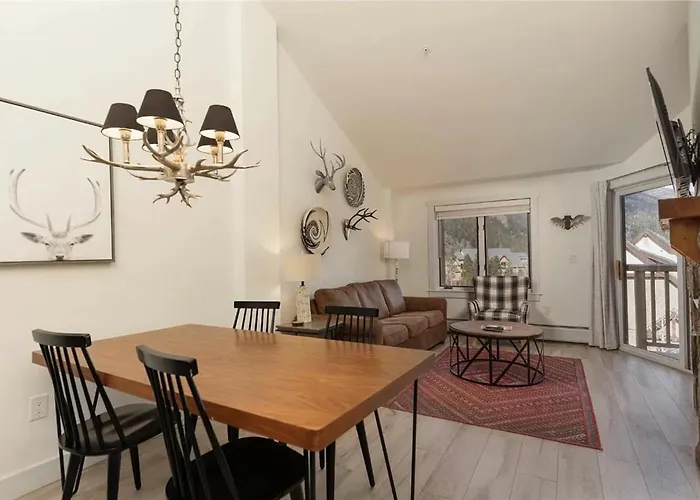Full Renovated 1Br -Walk To Gondola & Kids Ski Free Condo