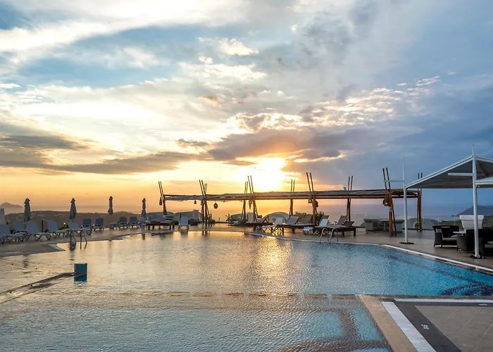 Smy Santorini Suites & Villas