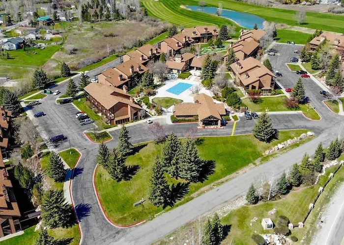 Wolf Creek Lodge Condo In Eden, Ut - Relaxing Mountain Retreat