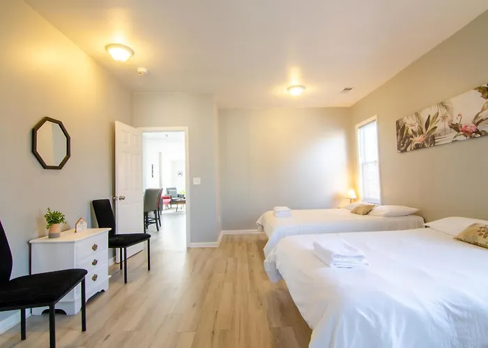 Near Nyc Spacious 4 Bedroom 2 And A Half Bath