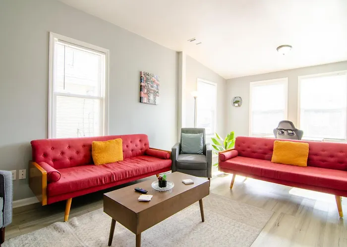 Near Nyc Spacious 4 Bedroom 2 And A Half Bath