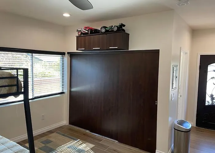 Elegant Private Studio With Private Entrance And Pool Access