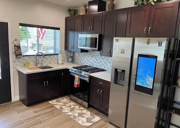 Elegant Private Studio With Private Entrance And Pool Access