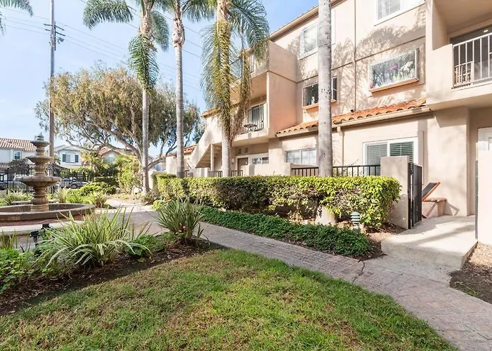 Beach Retreat Main Street Surf City