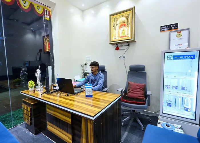 Nandini Executive Lodge