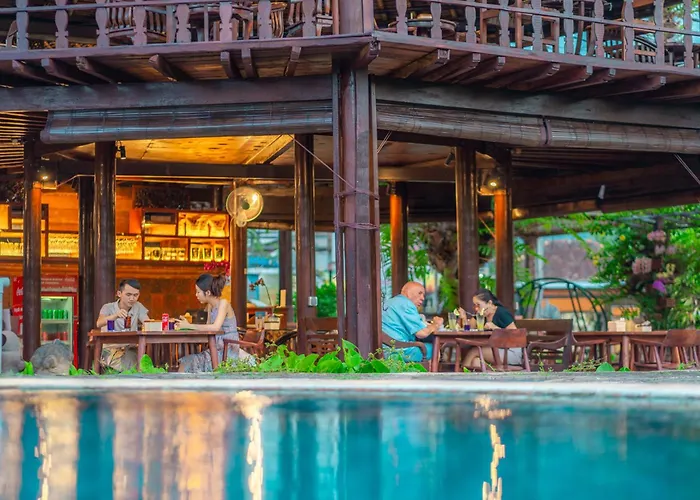 The Central Lovina Hotel & Restaurant