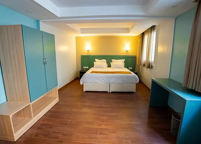 Breeze Hotel