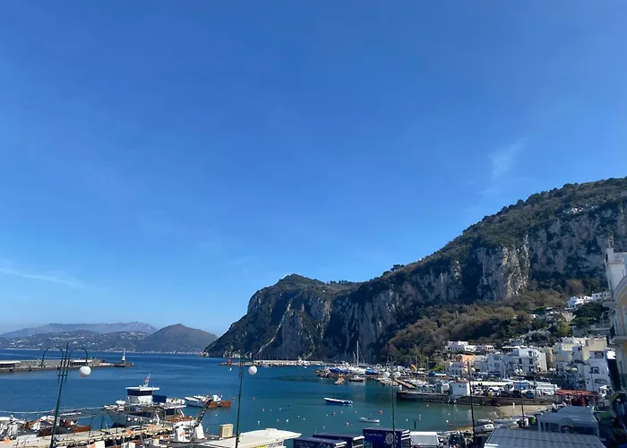 La Baia Di Napoli