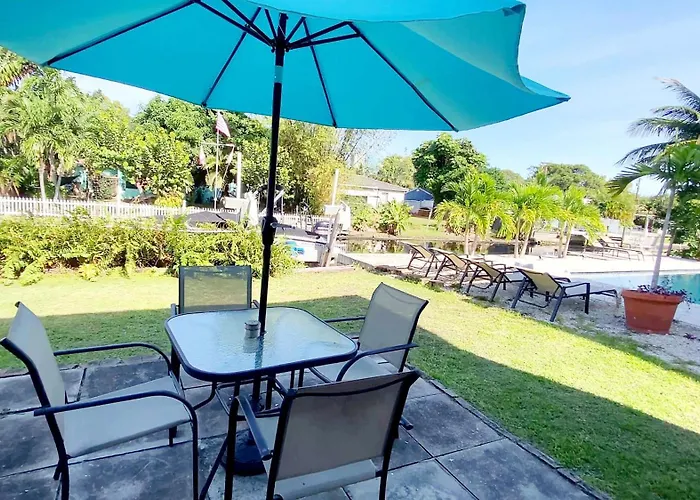 Tarpon Harbor 2 - Waterfront Townhouse Near Pool, Beach, Downtown Las Olas