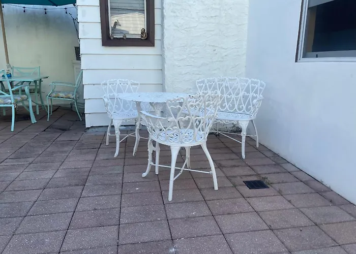 Convenient And Private Downtown 1Br Near Beach