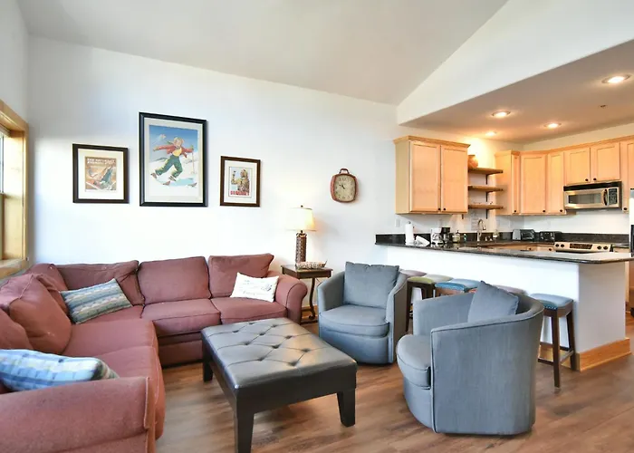 La Riva Del Lago Condo: Downtown, Close To Everything