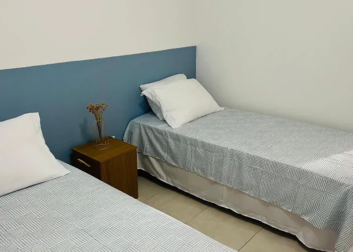 OPORTUNIDADE! Praia da Bacutia Peracanga, PISCINA, CHURRASQUEIRA, Ar condicionado e roupas de cama, 80m da melhor praia de Guarapari